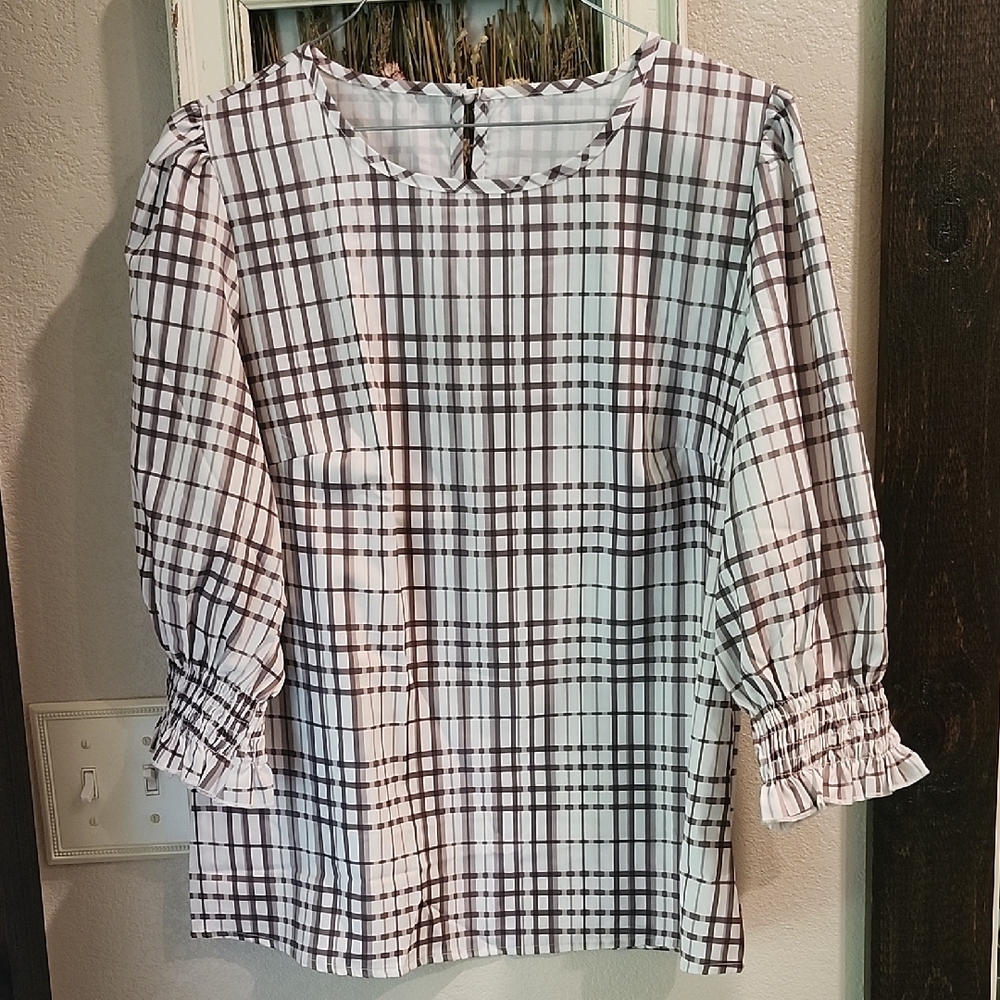 Plaid Ruffle-Sleeve Blouse - White and Brown